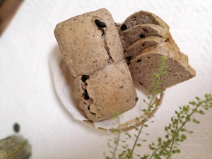 Slow Bread Inch Cafe 寸 咖啡